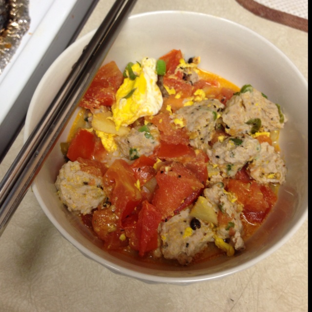 亲子番茄丸子盖饭