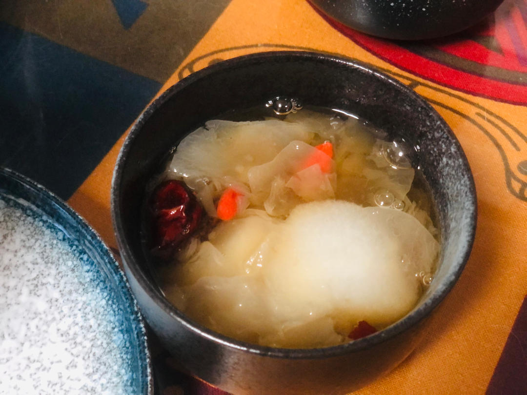 怎样煮出胶的银耳羹