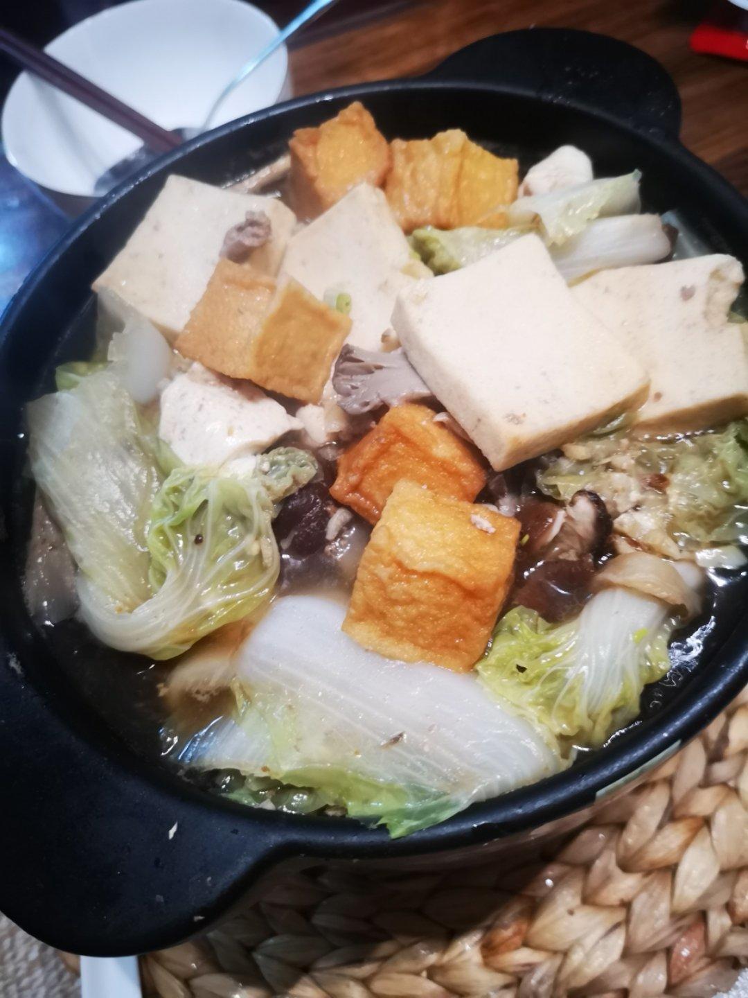 鲜菌肥牛锅