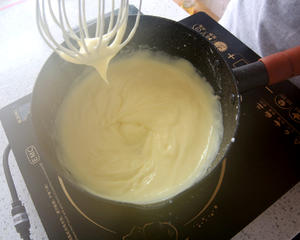 爆浆海盐奶盖蛋糕(加高戚风蛋糕）的做法 步骤10