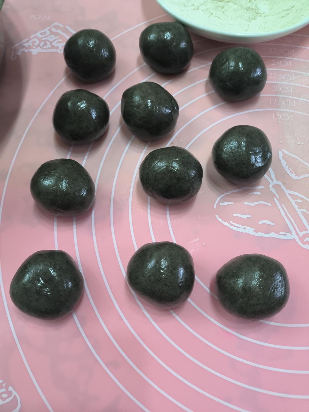 黑金网红月饼