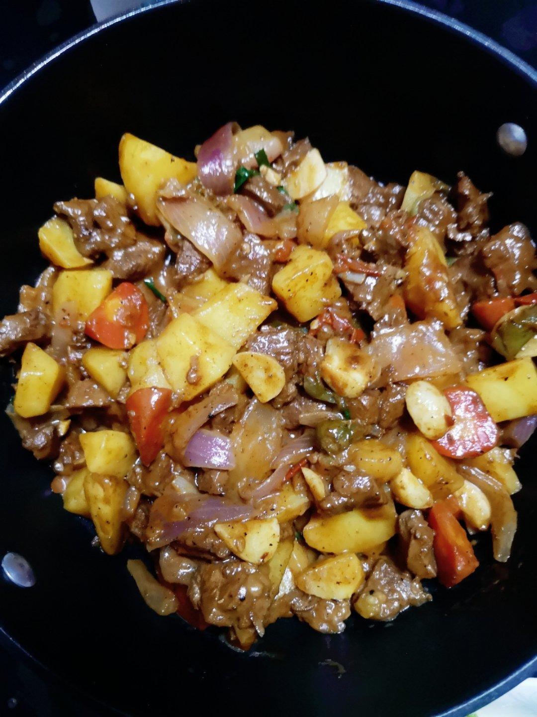 土豆牛肉盖浇饭