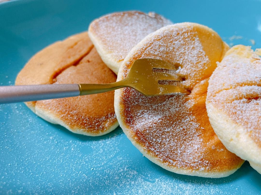 不用烤箱 15分钟无油低糖的舒芙蕾蛋糕松饼 🥞 蓬松绵软