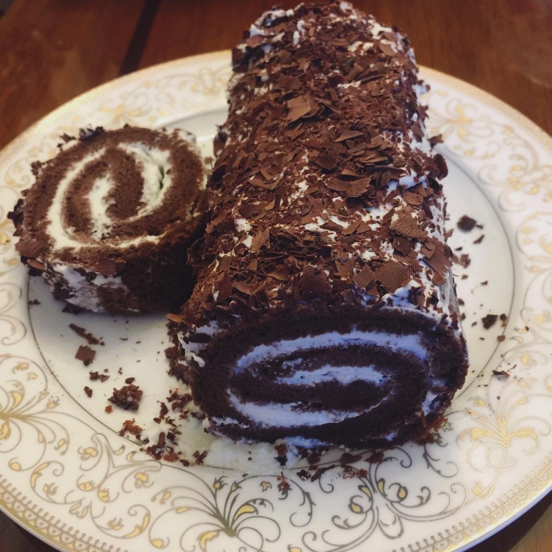 是肉肉大人啊做的黑森林蛋糕卷