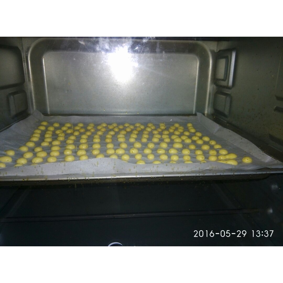 宝宝奶香蛋黄小溶豆