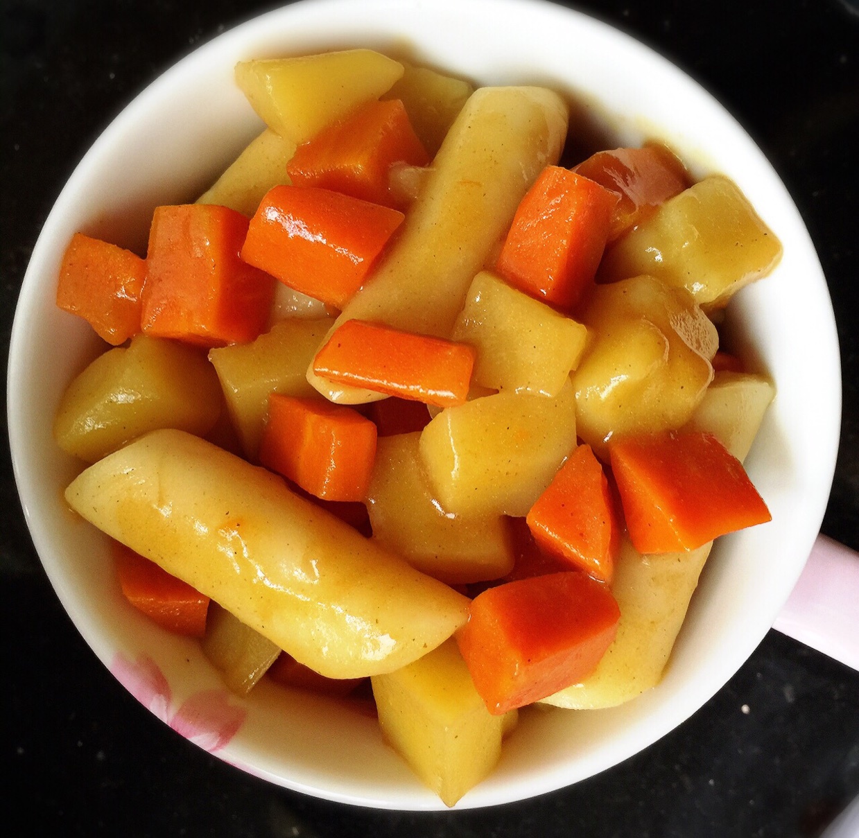 那是不能吃的里里做的咖喱年糕