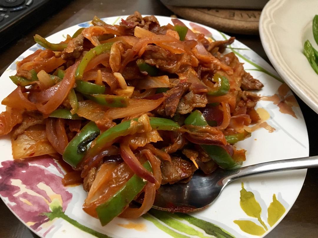 辣白菜炒五花肉