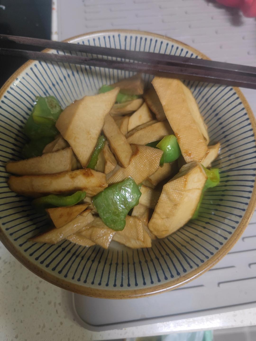 青椒炒豆干