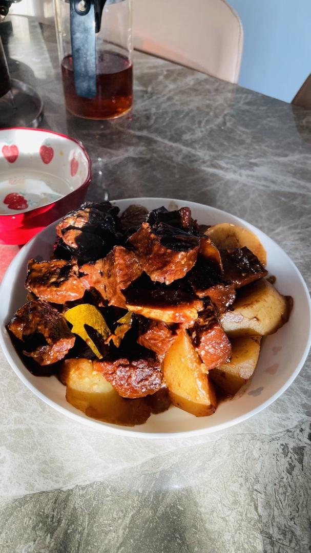 入口即化的广式萝卜牛腩煲