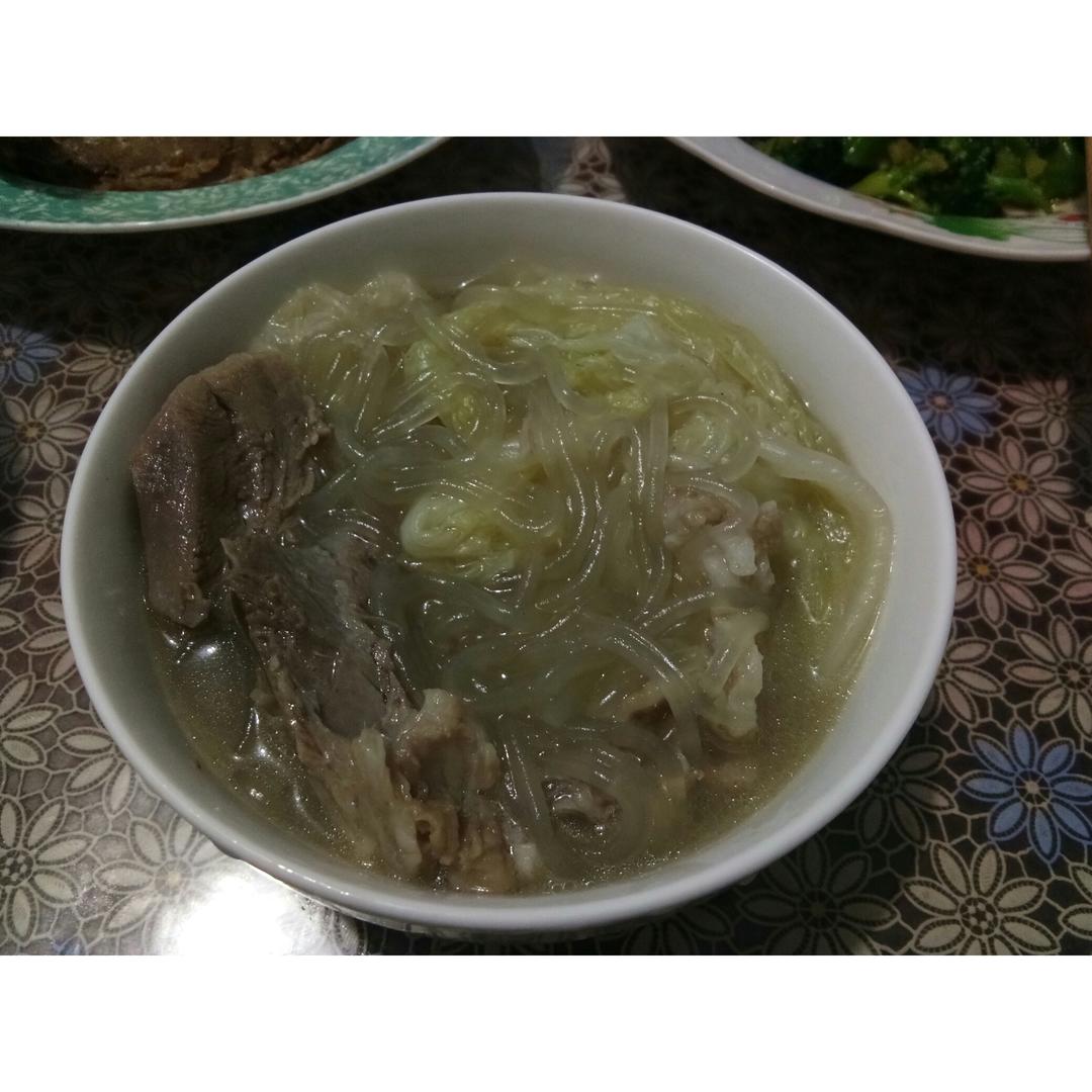 白菜丸子粉丝汤