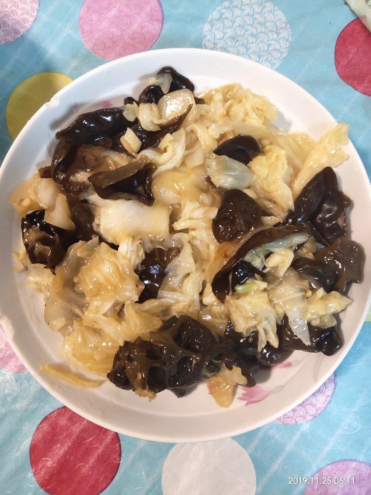 白菜木耳炒肉