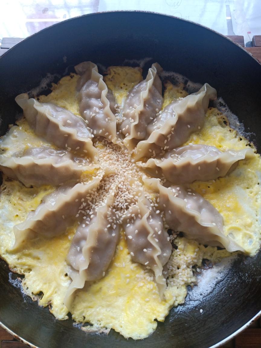 必品阁饺子抱蛋