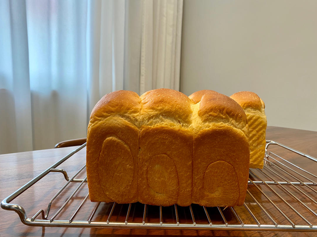 奶香纯粹的重料淡奶油吐司