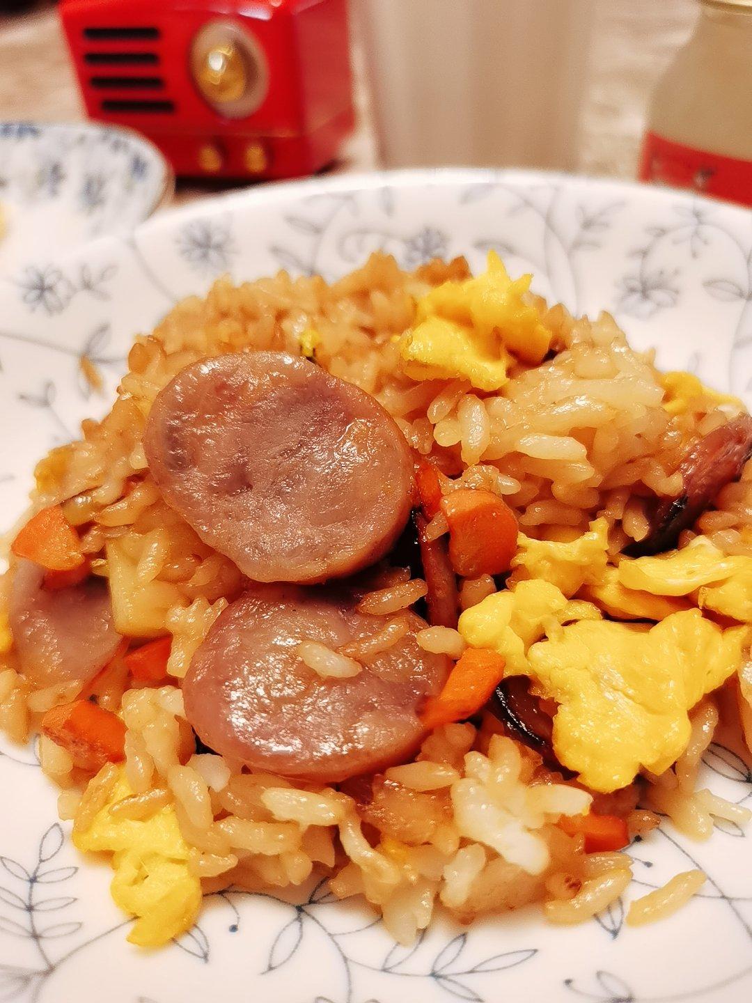 邻居抢着来我家吃土豆香肠炒饭，原来这么香！