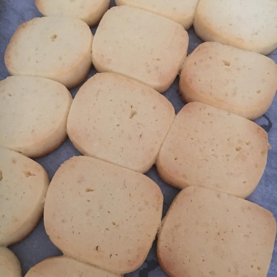 极简风炼奶小饼干