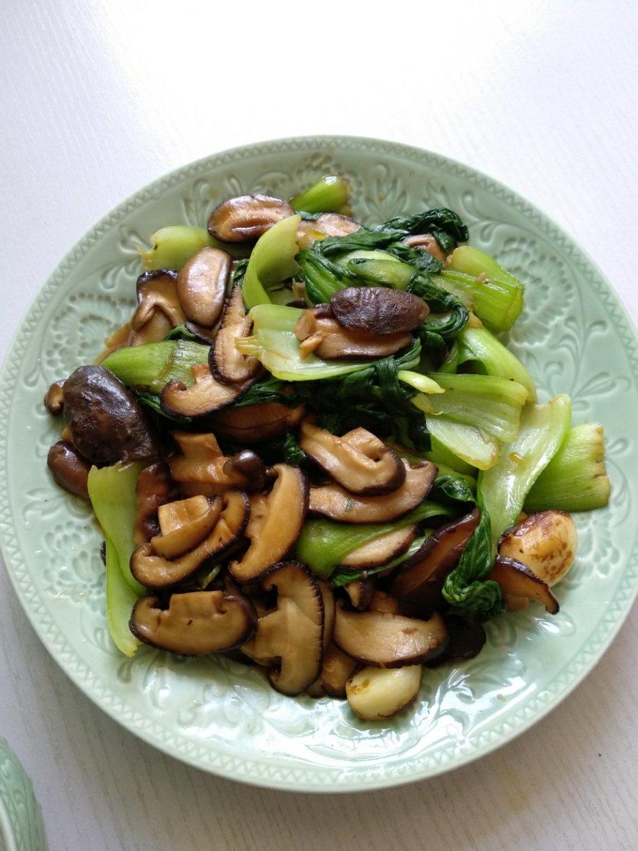 蘑菇炒青菜
