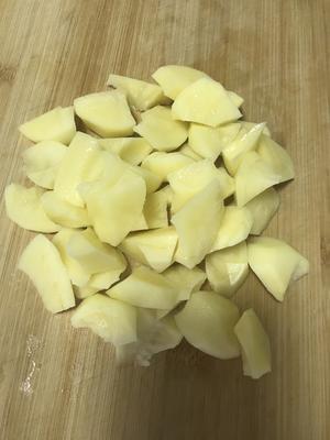 鸡心炖土豆的做法 步骤2