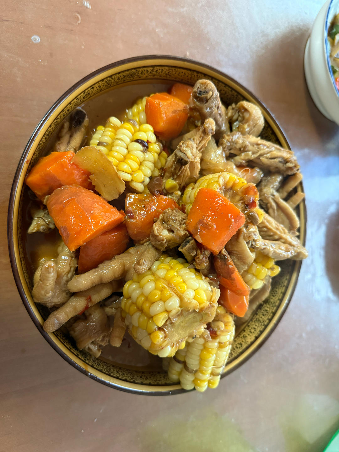 软糯入味的《鸡翅鸡爪煲》