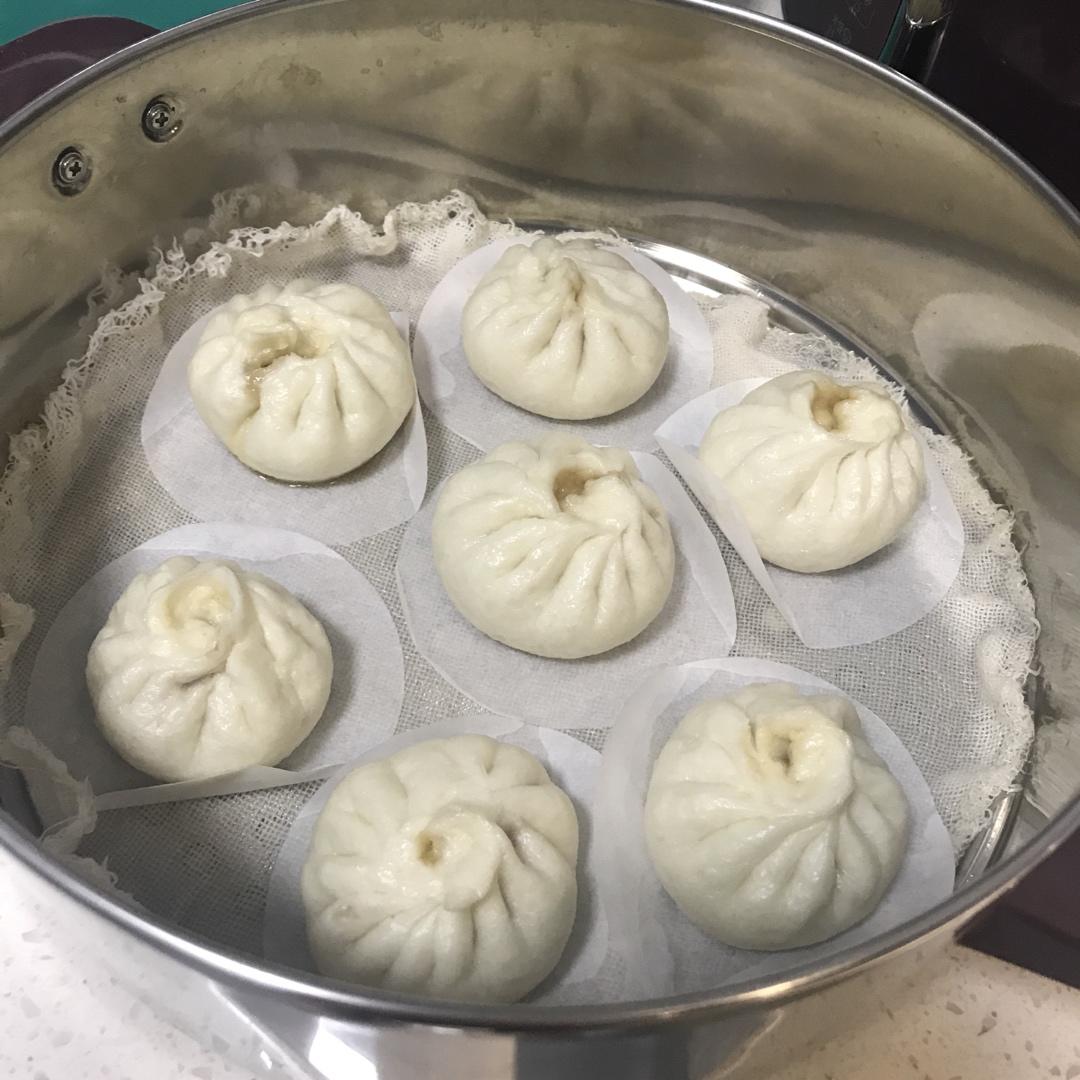 鲜美多汁的洋葱牛肉包子