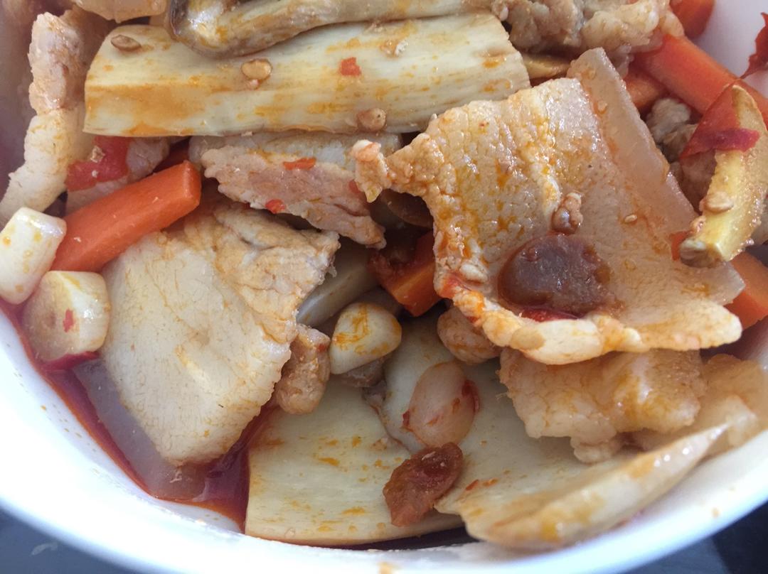 五花肉爆炒杏鲍菇
