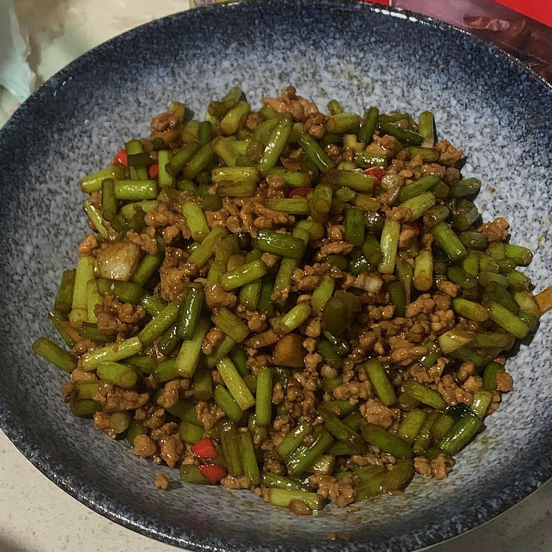 蒜苔炒肉末，三碗米饭都不够吃