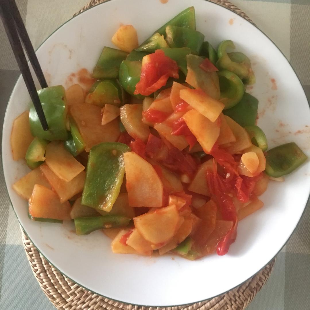 青椒番茄土豆片
