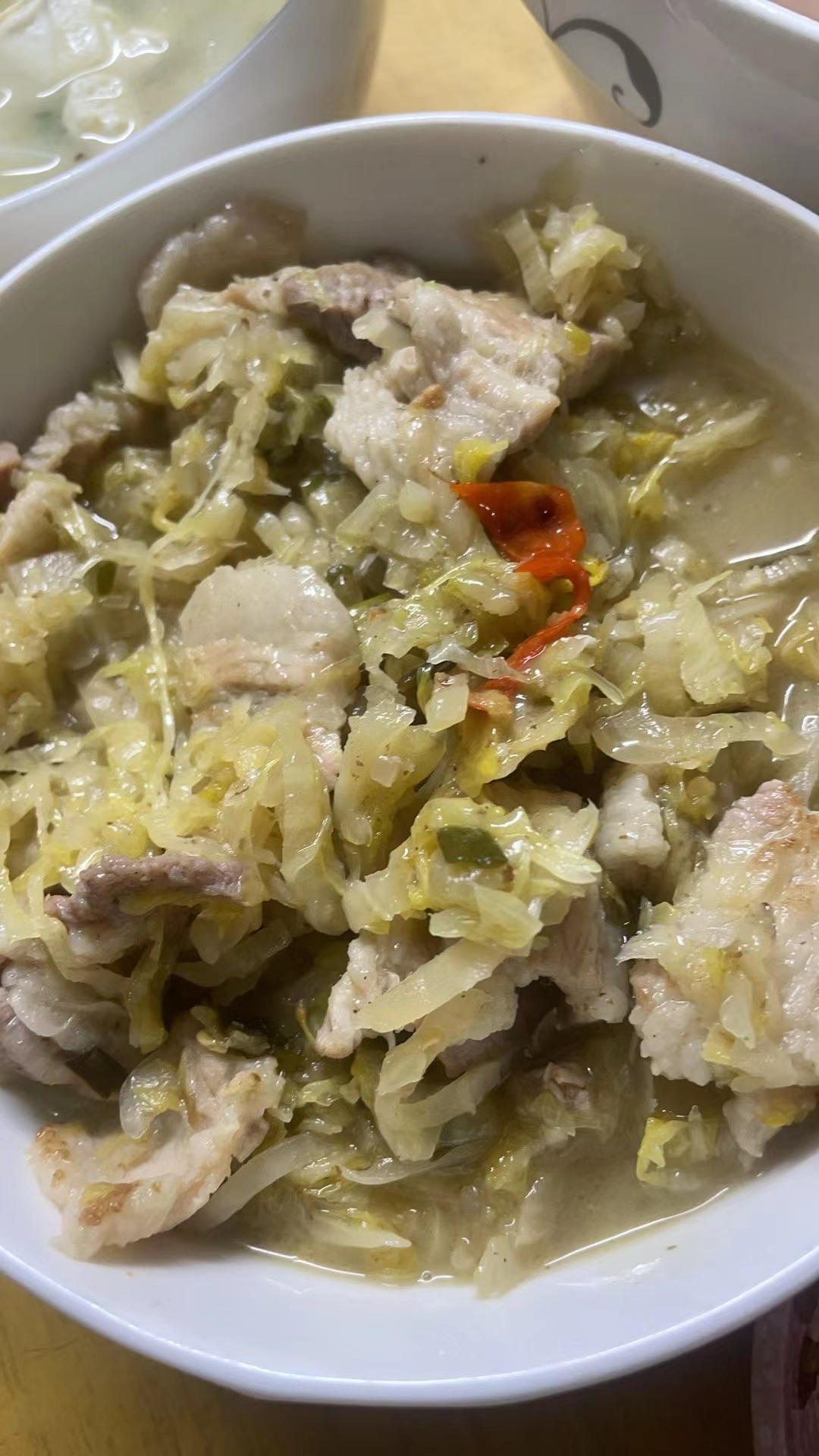 东北酸菜炖白肉