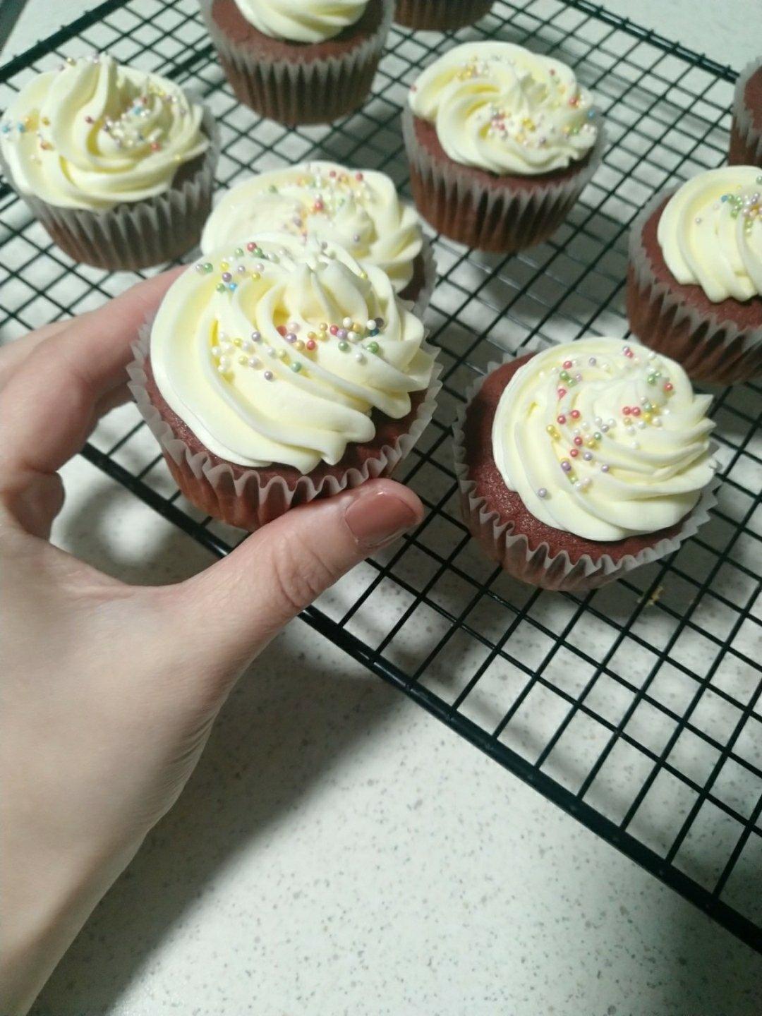 传统红丝绒杯子蛋糕（极软无泡打粉）Red velvet cupcake