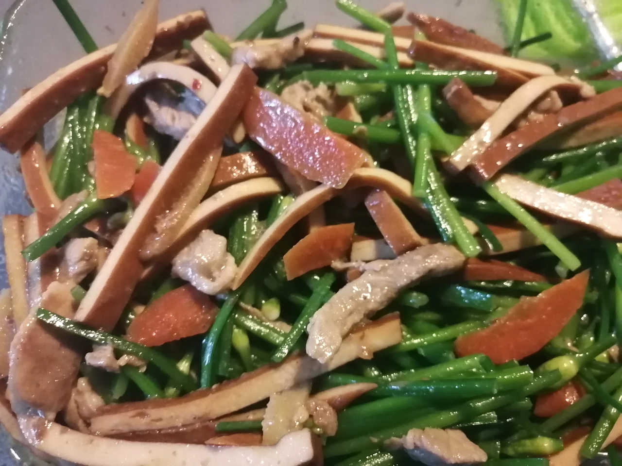 美味的韭菜苔干子肉丝
