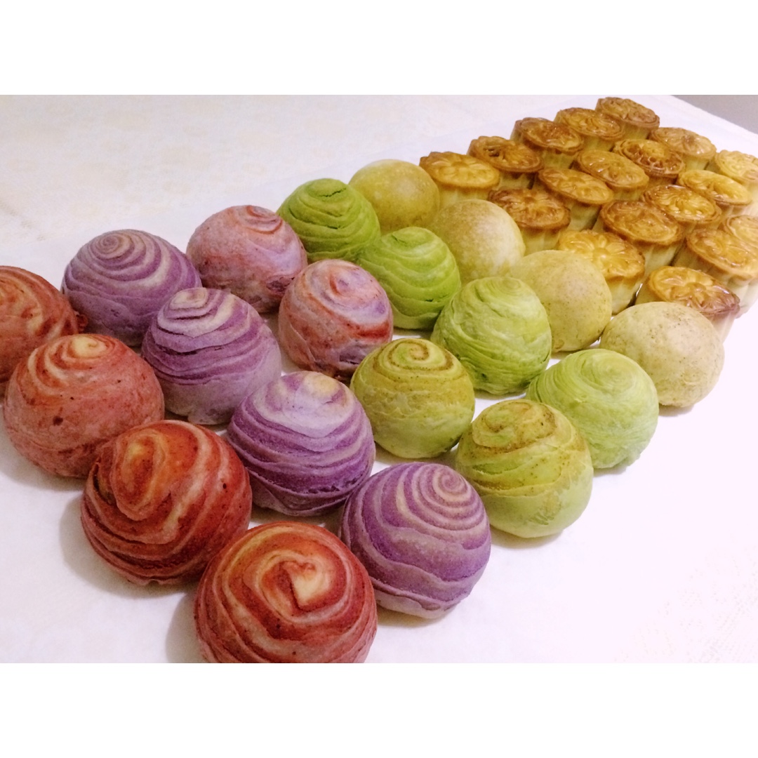 蛋黄酥~紫薯、抹茶、原味~花好月圆，中秋快乐~内附一次做六色蛋黄酥方法~