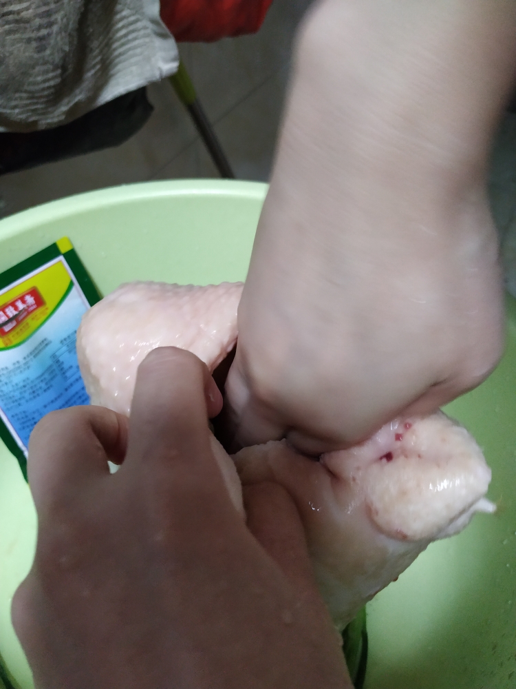 手撕盐焗鸡的做法 步骤4
