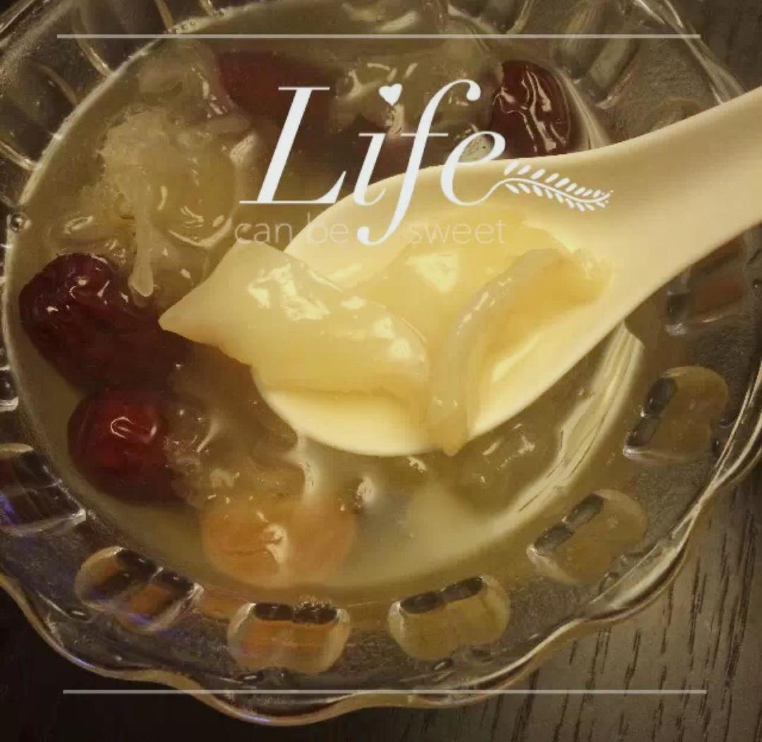 红枣桂圆雪耳炖花胶的做法