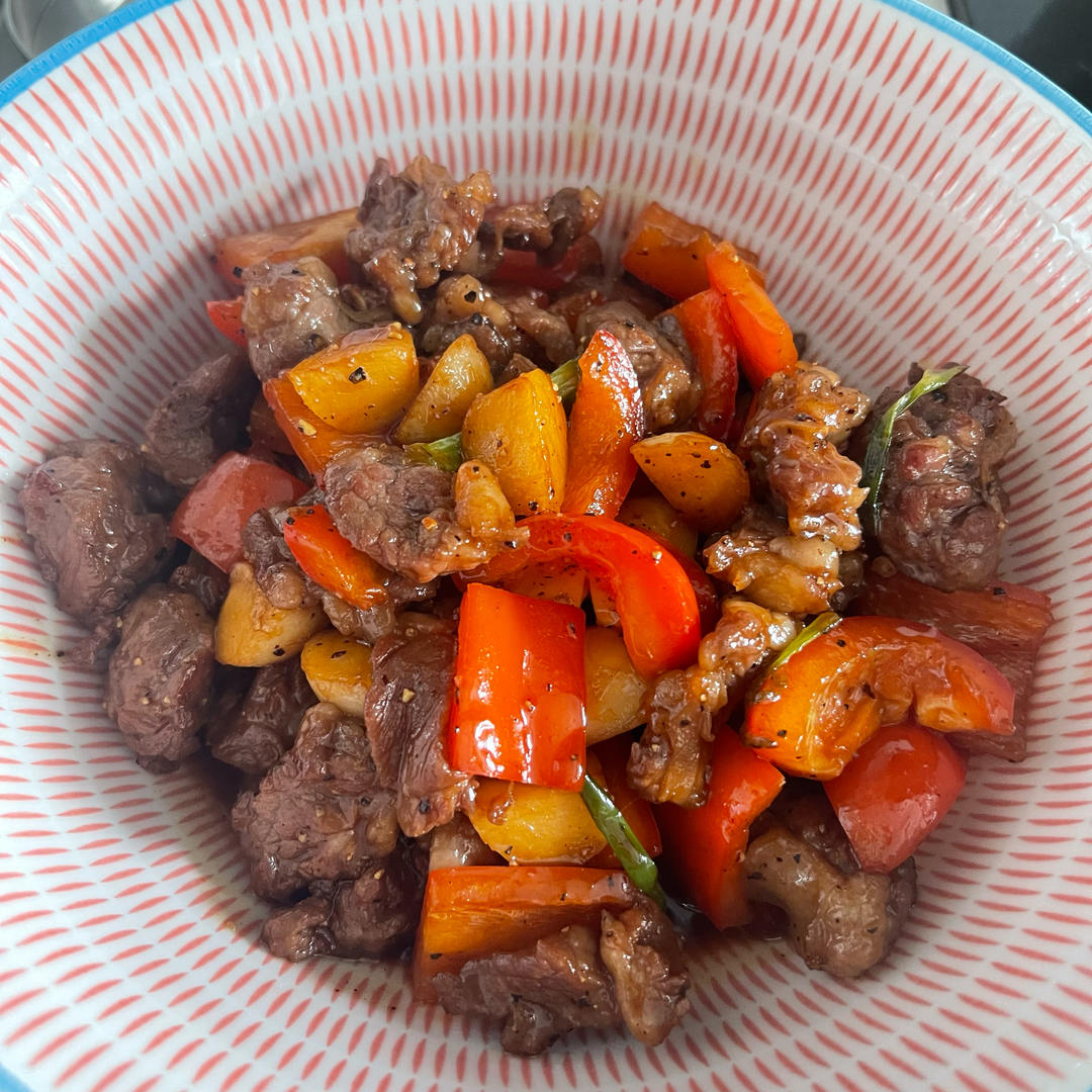 听起来就很好吃的黑椒蒜子牛肉粒