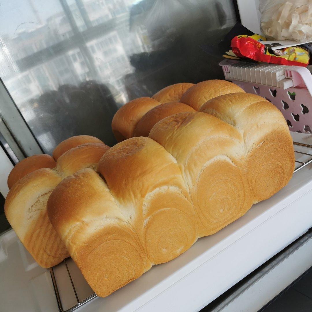 吐司，奶香手撕面包，超级香浓