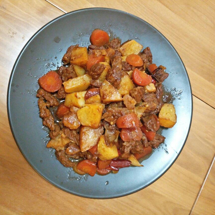 红烧牛肉土豆 （独家秘制）
