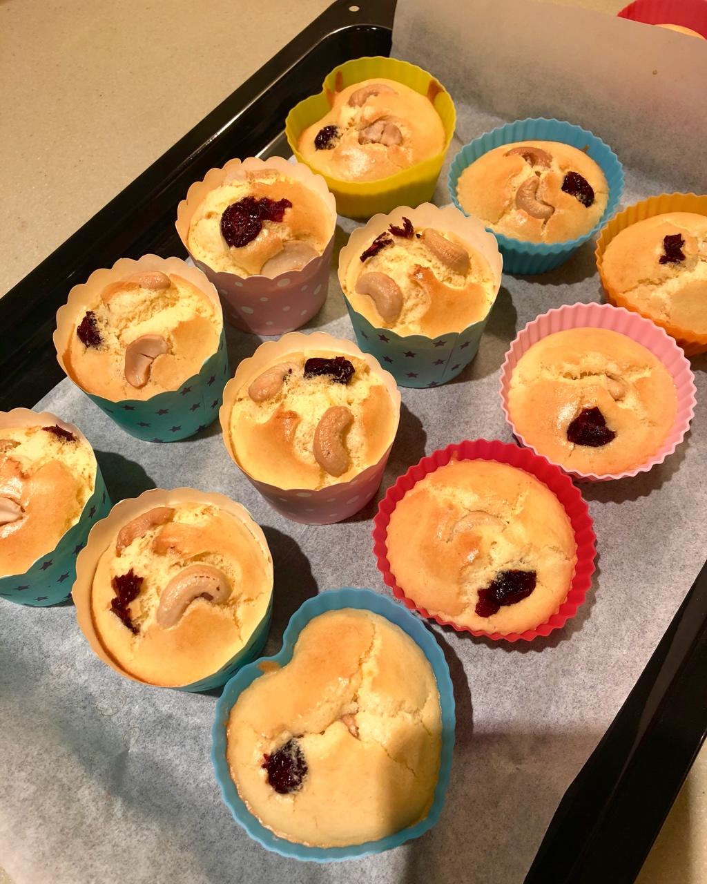 小喷古霜做的最好吃的肉松拔丝小蛋糕(秒杀各种小烘焙坊~)