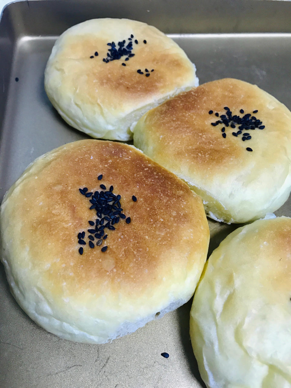 日式豆沙面包（皮肤透亮的软妹子）