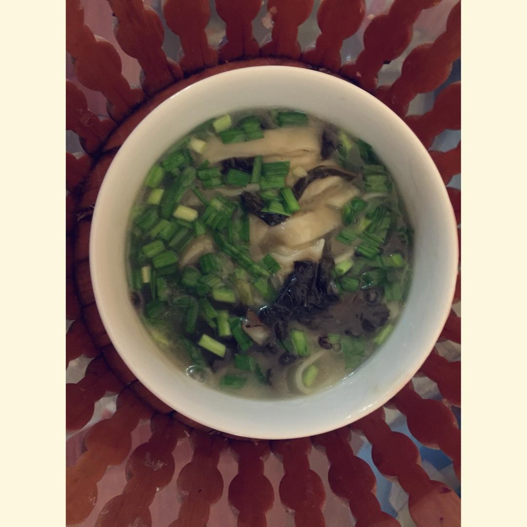 芝麻叶干菜面条
