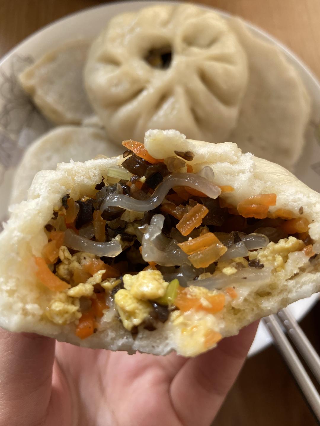 胡萝卜木耳鸡蛋包