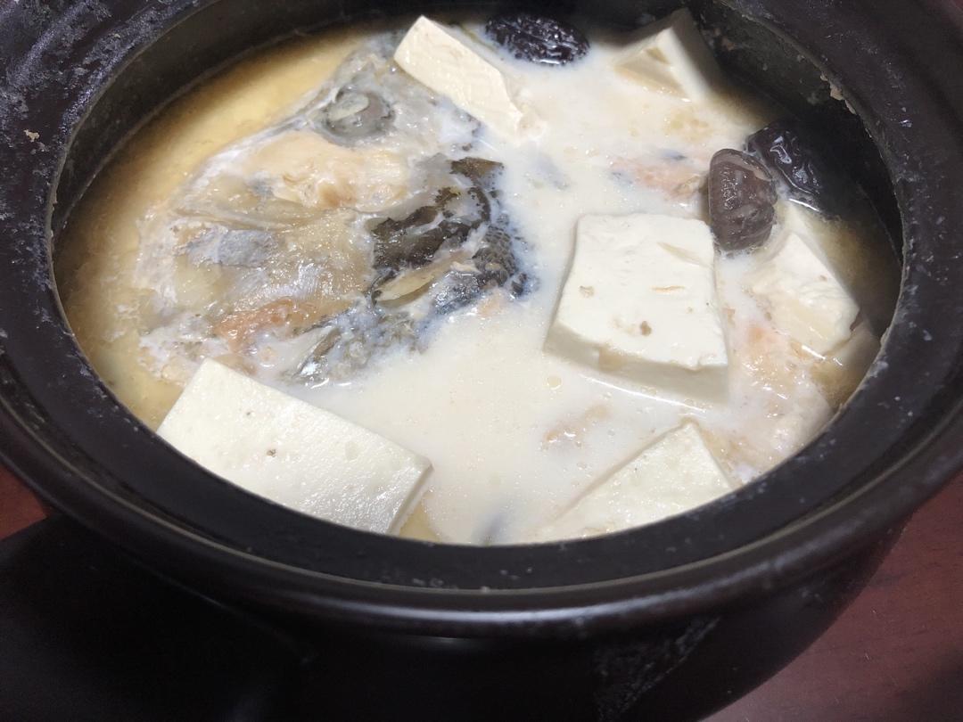 鱼汤中的VIP🐟三文鱼头汤