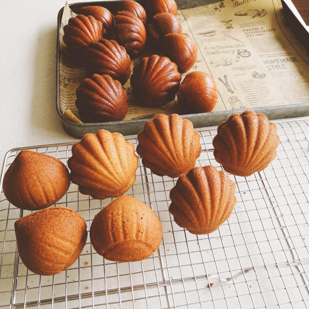 伯爵柠香玛德琳