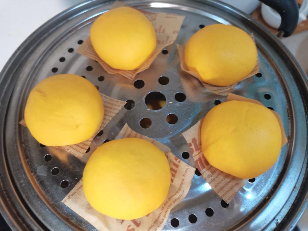 不加一滴水，松软香甜的南瓜馒头