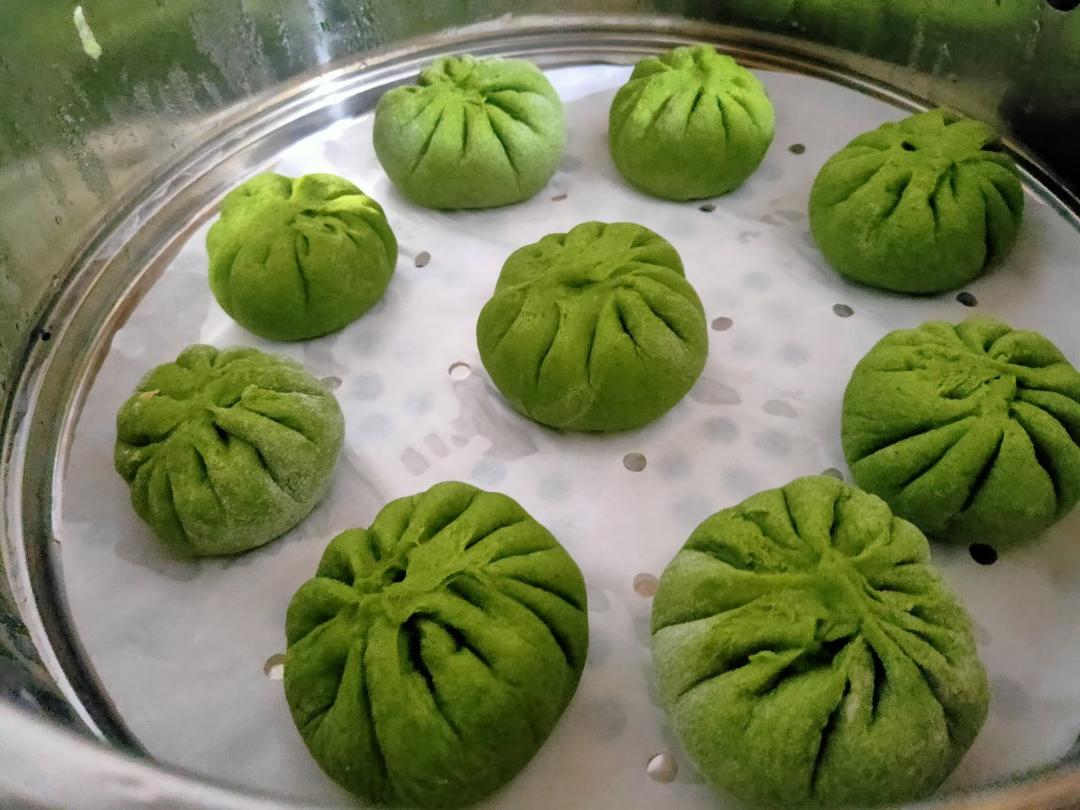 松软多汁的肉包子