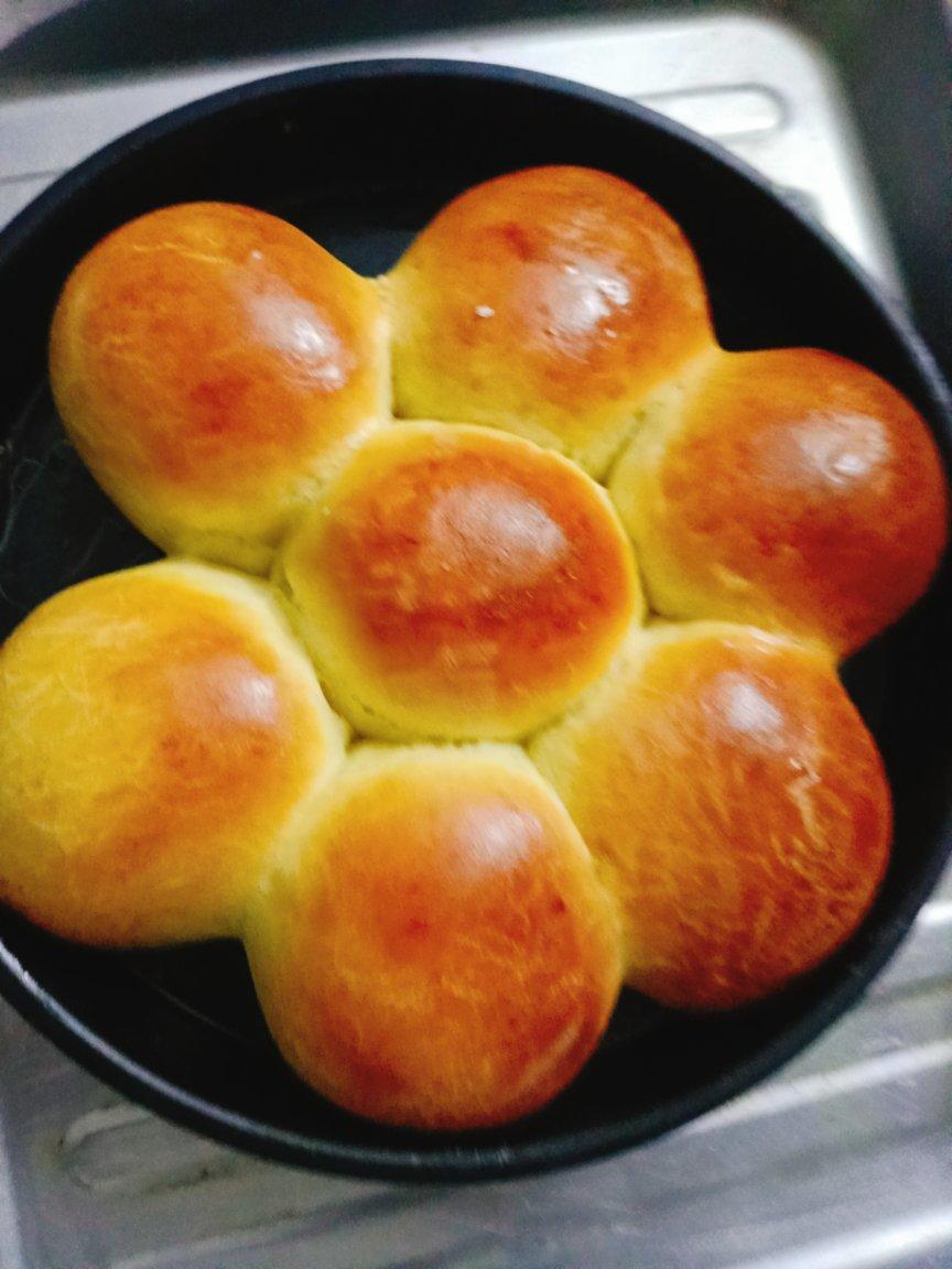 金钱莲蓉小面包