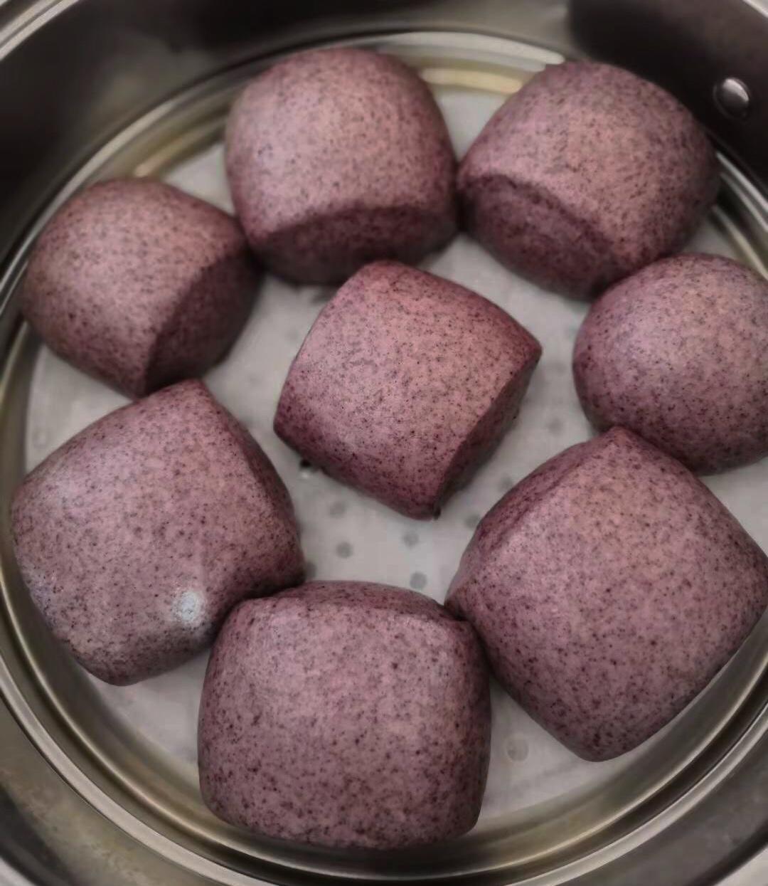 大胖爱烘焙做的黑米粉刀切馒头