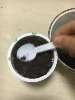 超级无敌好吃的奥利奥盆栽酸奶（超简单版）的做法 步骤6