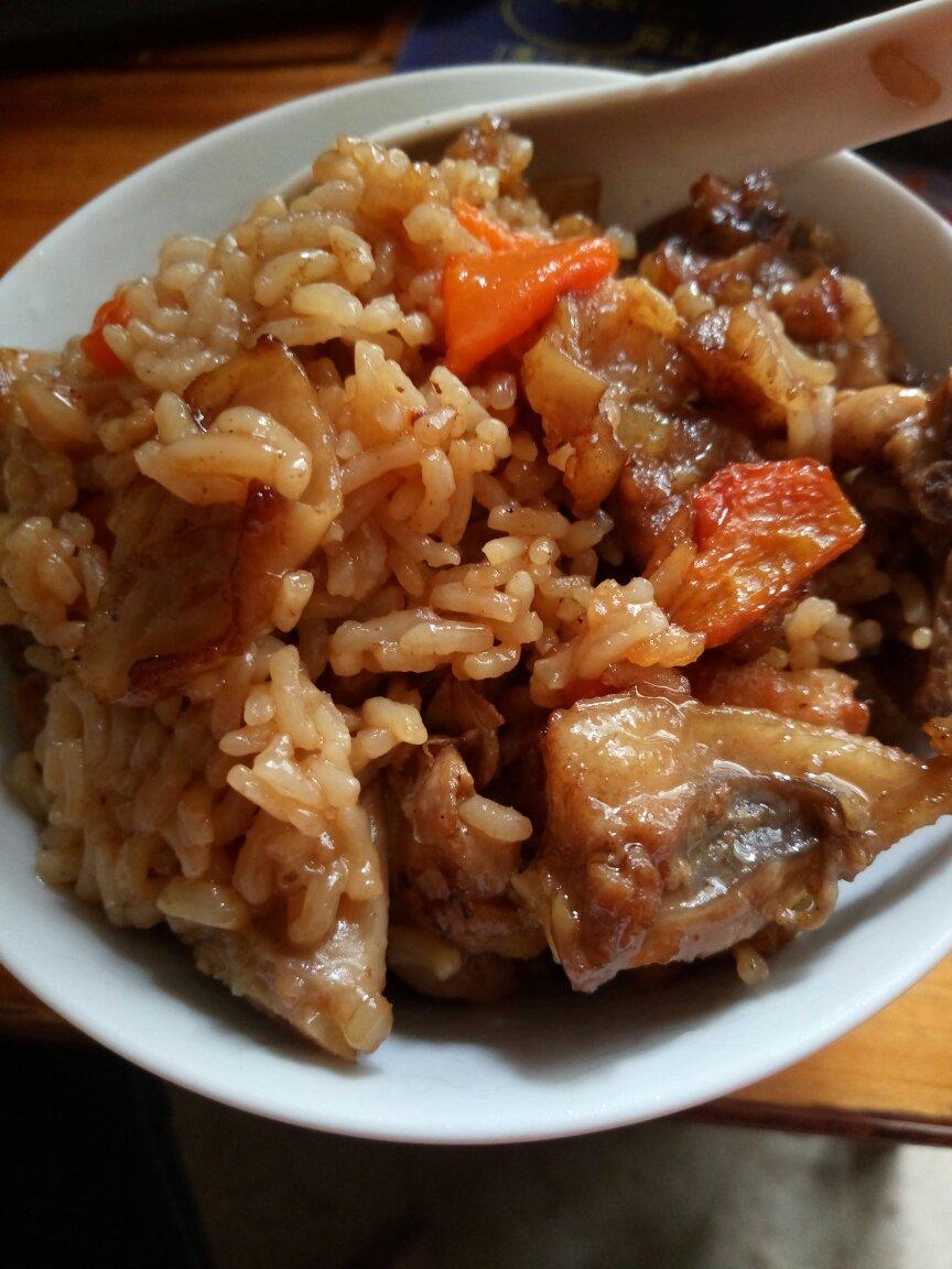 【香菇鸡肉焖饭】