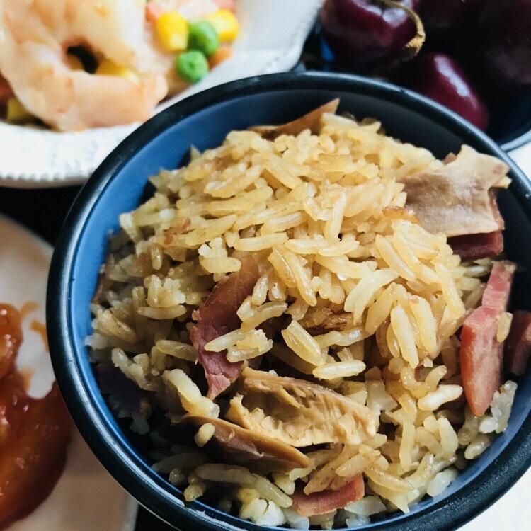 松茸腊肠焖饭
