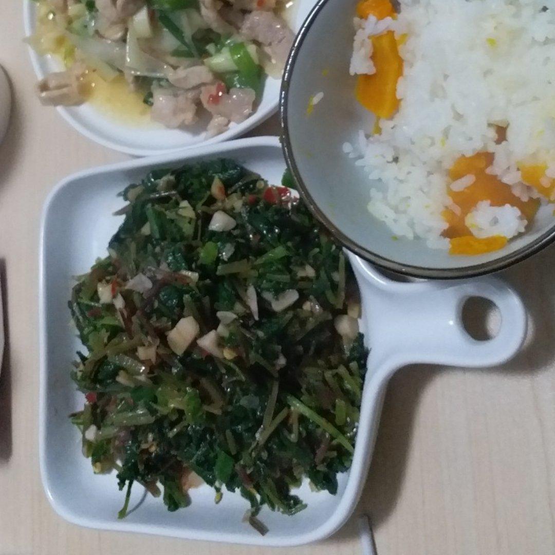 炒萝卜叶