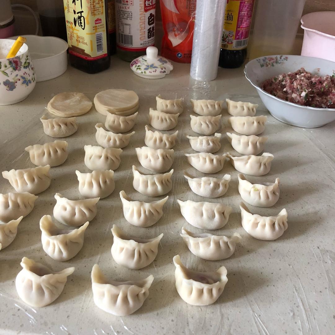韭菜猪肉饺子(最简单最好吃又最多汁的饺子)